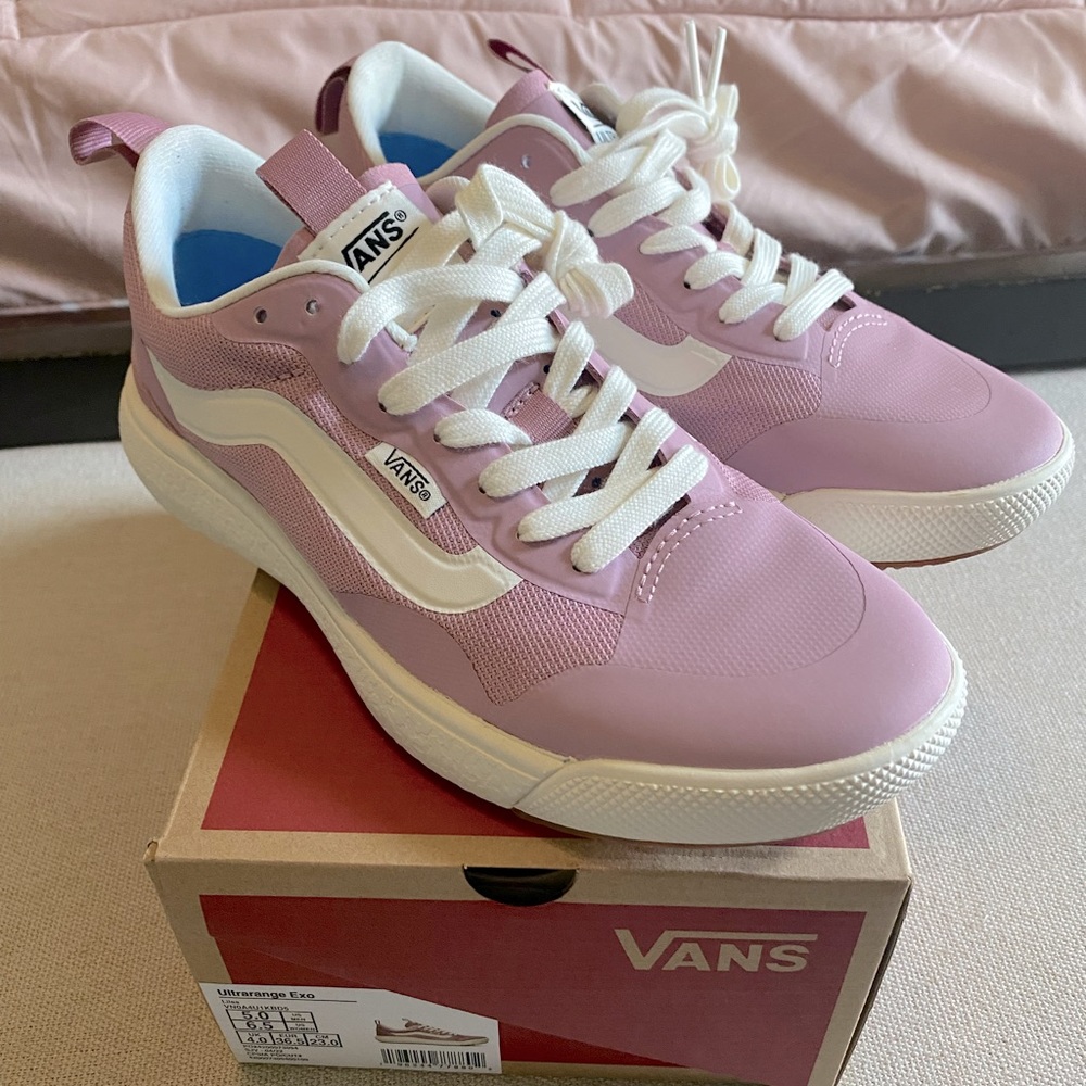 EUC - VANS (women’s 6.5) Ultrarange Exo color: Lilac